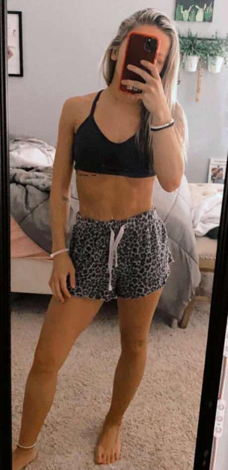 Обнаженная фотография утечки OnlyFans от Allie Ross