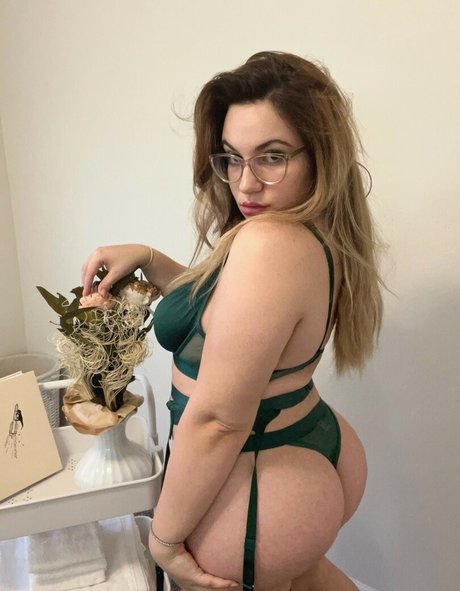 Обнаженная фотография утечки OnlyFans от Keira June
