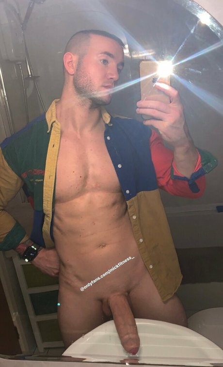 Naken läckt OnlyFans-bild av Mickfitness