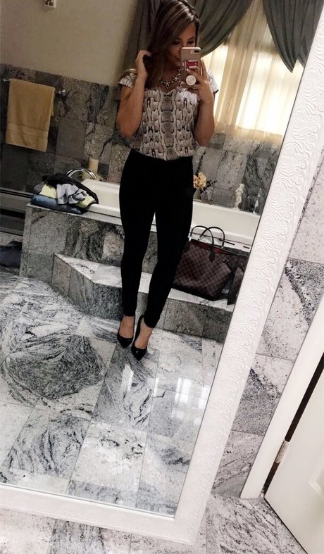 Lizzy Decologero
