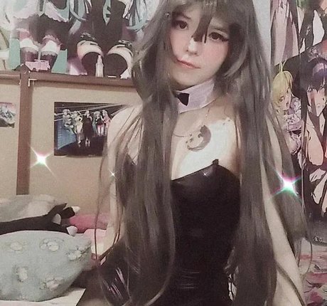 Momoiro Cosplay