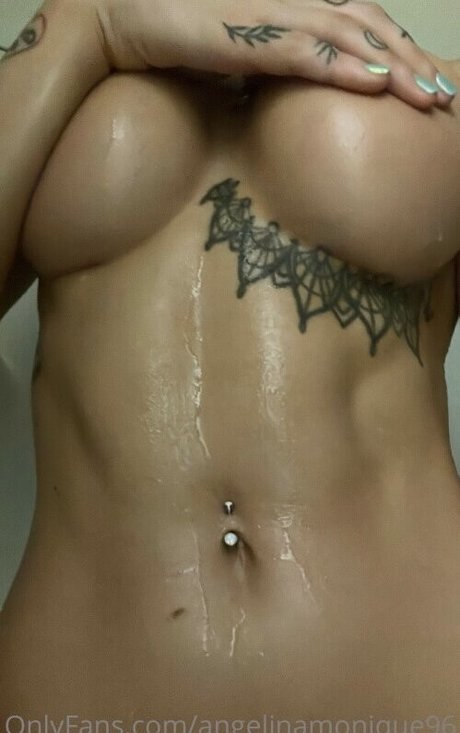 Nacktes geleaktes OnlyFans-Foto von Angelinamonique96