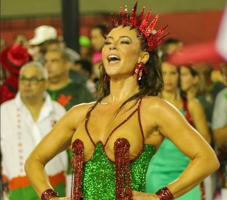 Paola Oliveira