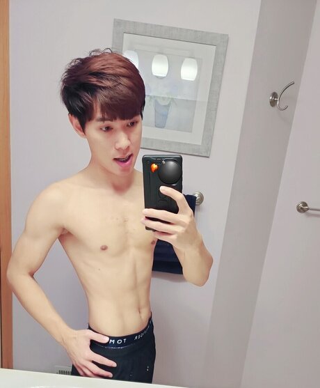 Naken läckt OnlyFans-bild av Conan Kid