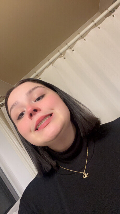 Naken läckt OnlyFans-bild av Omega
