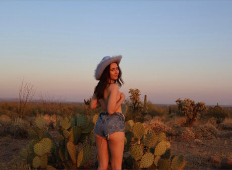 Alaston vuotanut OnlyFans-kuva Skylar Shorts