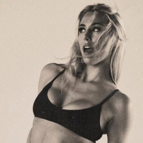 Naken läckt OnlyFans-bild av Gabsavianni