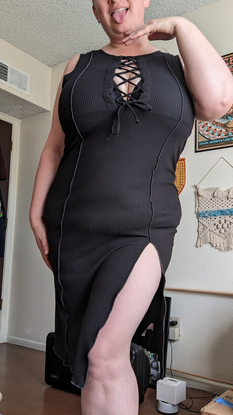 Naken läckt OnlyFans-bild av Em