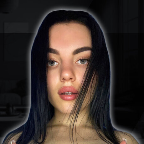 Alaston vuotanut OnlyFans-kuva Sophie