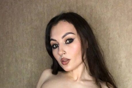 Alaston vuotanut OnlyFans-kuva Nikoleurlove