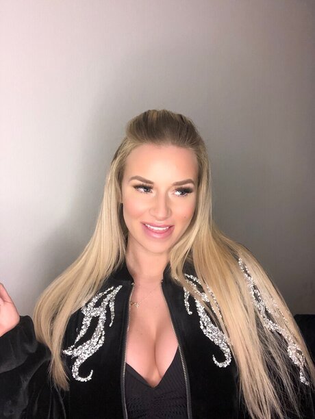 Обнаженная фотография утечки OnlyFans от Barbie