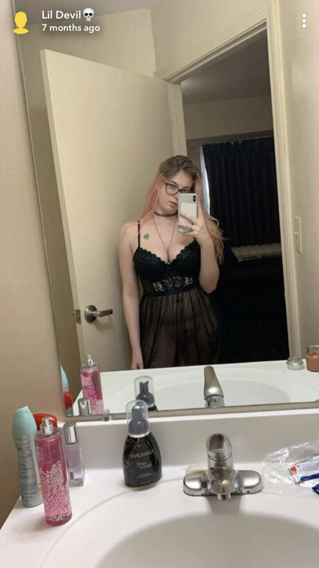 Alaston vuotanut OnlyFans-kuva Bluegirl
