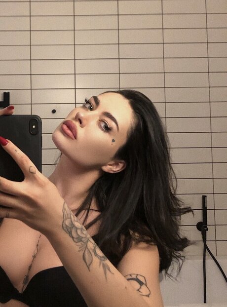 Naakte gelekte OnlyFans-foto van Daryna Lozinska