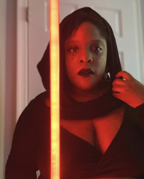 Naken läckt OnlyFans-bild av Mistress Sardonyx