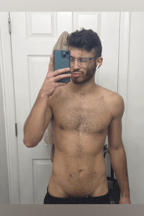 Обнаженная фотография утечки OnlyFans от Latino Fruit