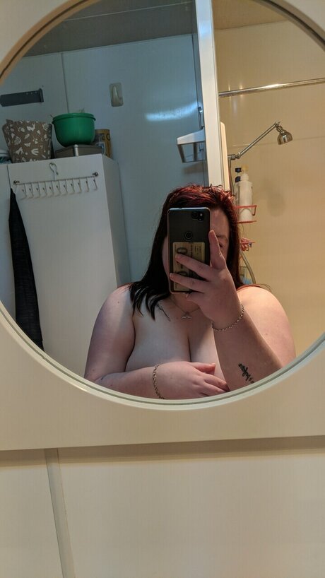 Обнаженная фотография утечки OnlyFans от Crybaby