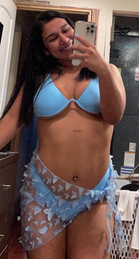 Naken läckt OnlyFans-bild av Juicy Jay