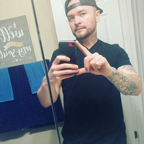 Naken läckt OnlyFans-bild av Pontiac