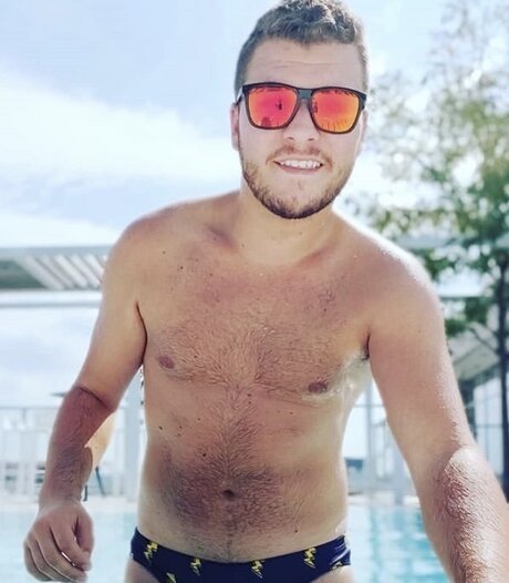 Naken läckt OnlyFans-bild av Vic Holbrook