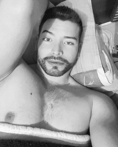 Naken läckt OnlyFans-bild av Roalexander7