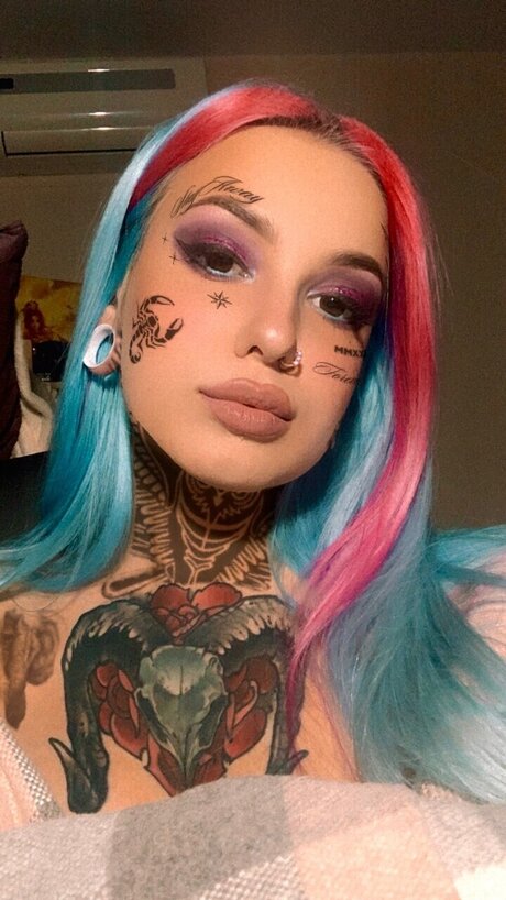Naken läckt OnlyFans-bild av Chloe Kohaku