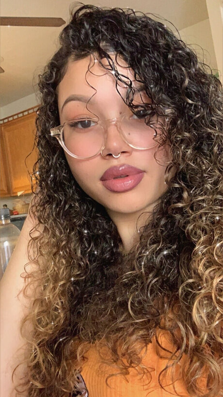 Naakte gelekte OnlyFans-foto van Imani Brown