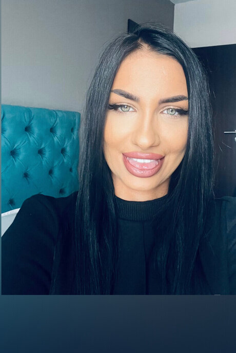 Alaston vuotanut OnlyFans-kuva Alexandra