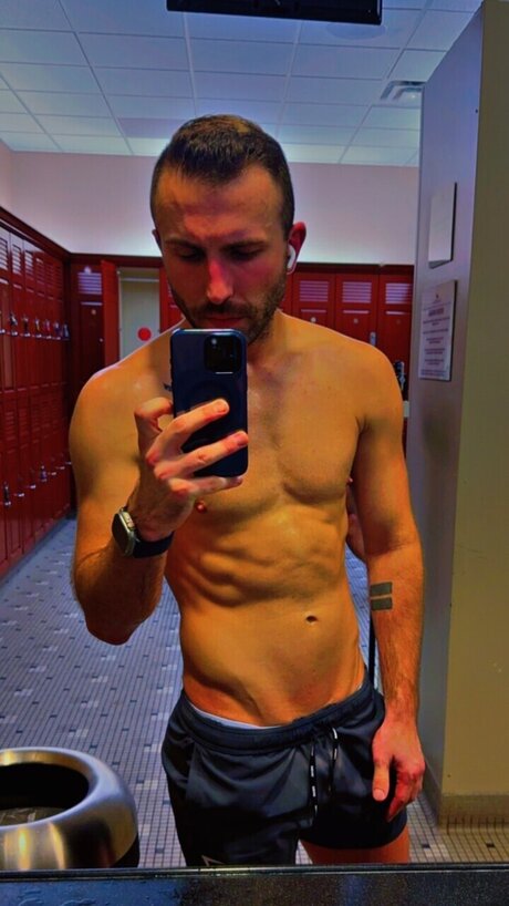 Naken läckt OnlyFans-bild av Kyle Cooper