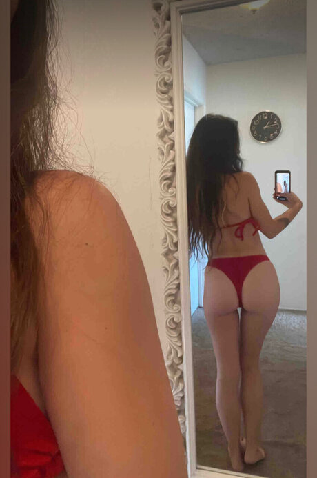 Naken läckt OnlyFans-bild av Buttercup