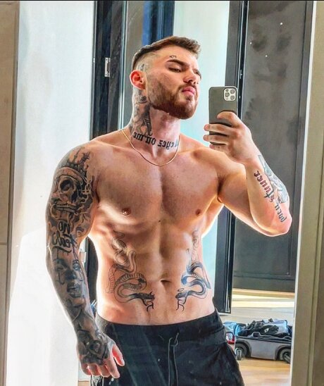 Foto nua vazada do OnlyFans de Martinez Fame
