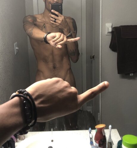 Naken läckt OnlyFans-bild av Bright Body