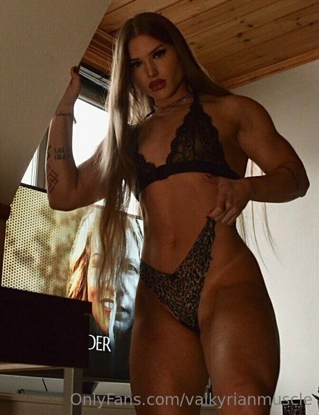 Обнаженная фотография утечки OnlyFans от Valkyrianmuscle