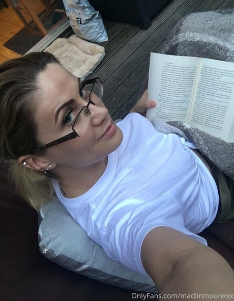 Naken läckt OnlyFans-bild av Madlinmoonxxx