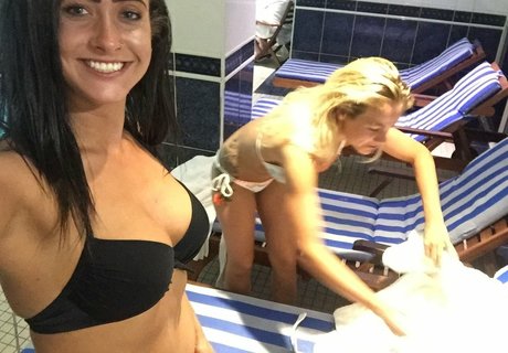 Naakte gelekte OnlyFans-foto van Gayle Johnstone