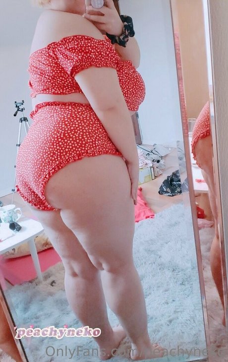 Peachyneko