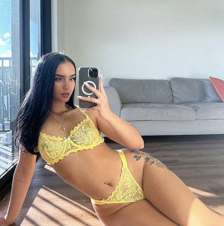 Naken läckt OnlyFans-bild av Yourfavcubana