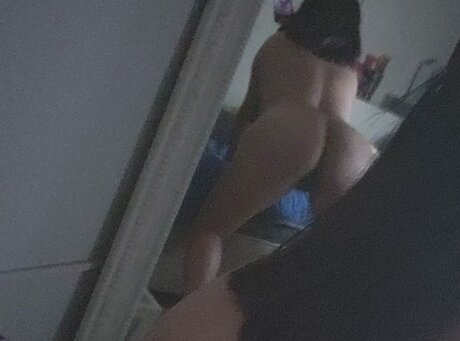 Naken läckt OnlyFans-bild av Call Me Tiff