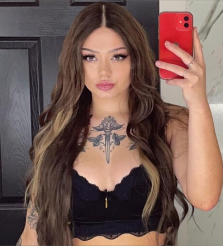Naakte gelekte OnlyFans-foto van Austin