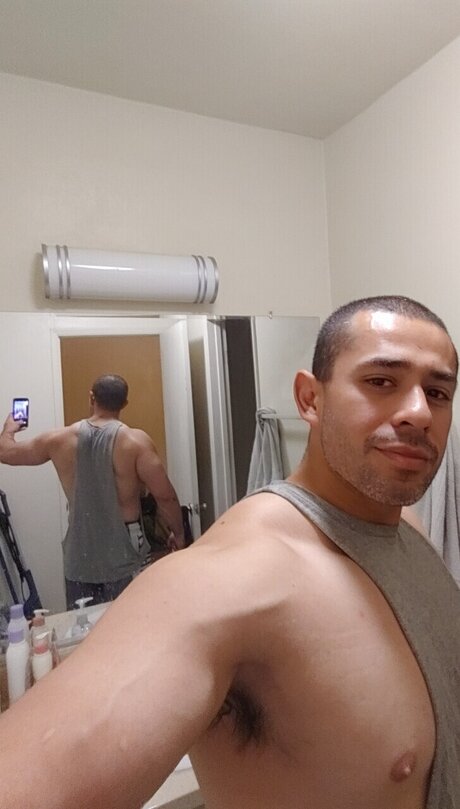 Foto nua vazada do OnlyFans de Chris Gutierrez