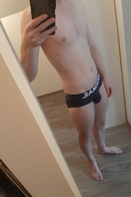 Alaston vuotanut OnlyFans-kuva Boredbelgian