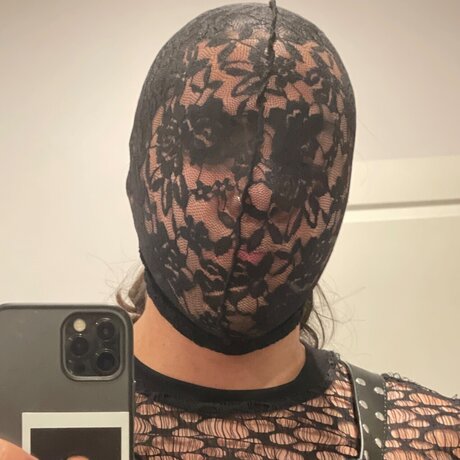 Naken läckt OnlyFans-bild av U24613714