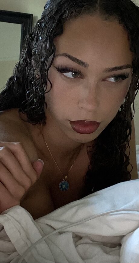 Обнаженная фотография утечки OnlyFans от Nova