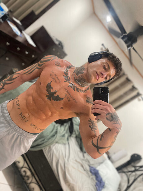 Nagie wyciekłe zdjęcie OnlyFans od Mateo  
