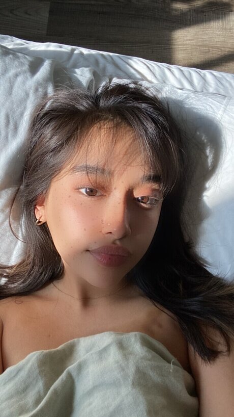 Naken läckt OnlyFans-bild av Plantmami