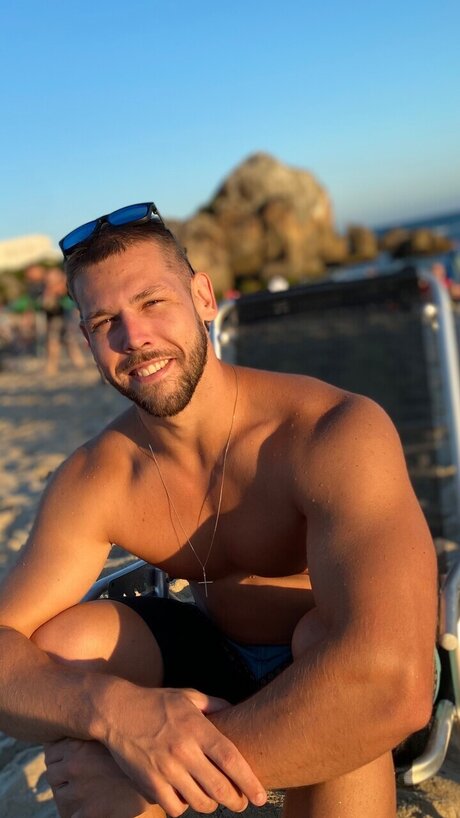 Naken läckt OnlyFans-bild av Leonardo Blanski