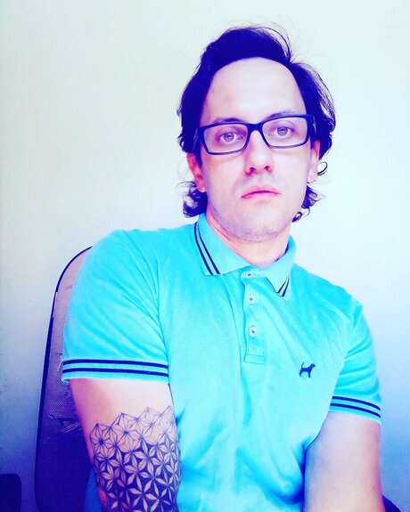 Обнаженная фотография утечки OnlyFans от Nerd Alert Chris
