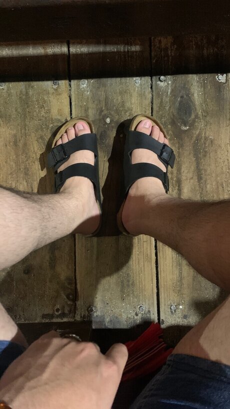 Naken läckt OnlyFans-bild av Happy Feet X