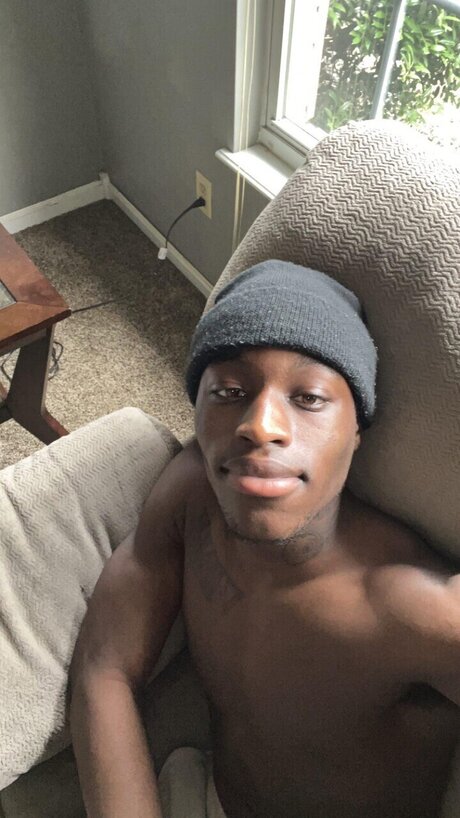 Alaston vuotanut OnlyFans-kuva Blackknight