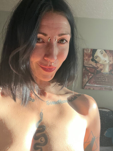 Alaston vuotanut OnlyFans-kuva Littlemissmagik