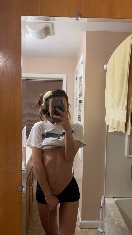 Foto nua vazada do OnlyFans de Lolabanks